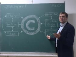 Dr. Clemens Appl erklärt Zusammenhänge im Urheberrecht.